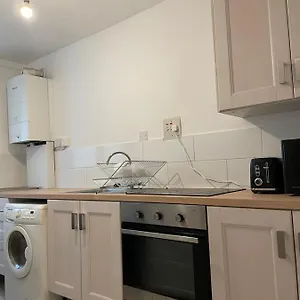 Serviced Near Borough Station Se1 Londra