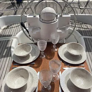 Sea Bloom - Sleep & Sail In Tejo Lisboa